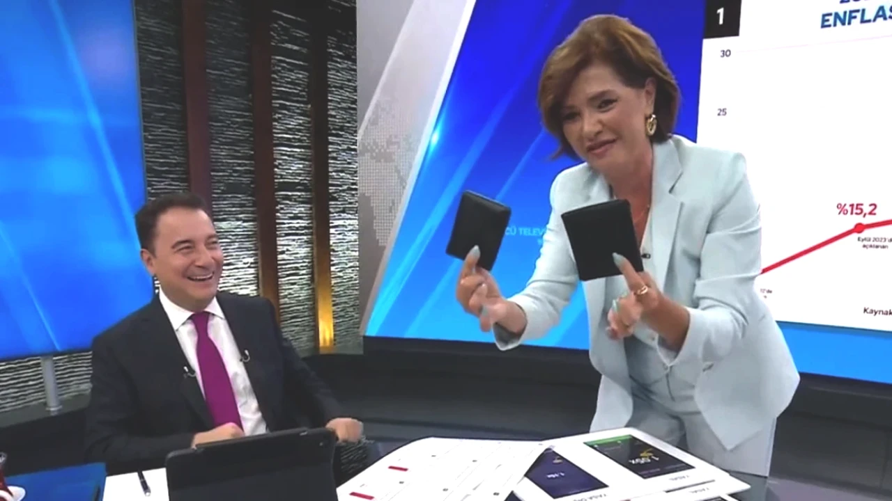 Babacan’ın Canlı Yayında Gösterdiği Çift Cüzdanın Aile Geleneğiyle İlgili Sırları!