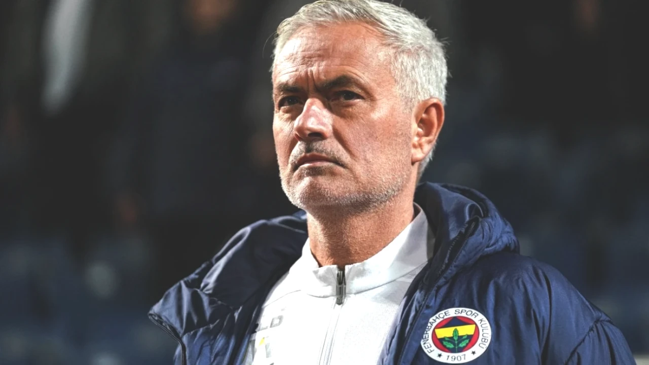 Fenerbahçe'de Şok Gelişme! Mourinho İle Yollar Ayrıldı mı?