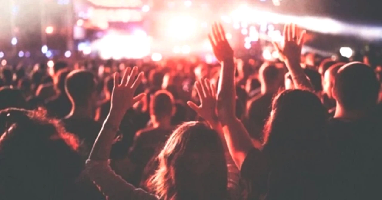 30 Ağustos'ta Ücretsiz Eğlence Dolu! İstanbul, Ankara, İzmir'deki Konserler ve Sanatçı Kadrosu
