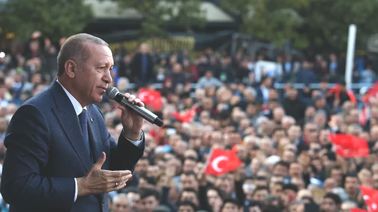 AK Parti Türkiye Yüzyılı Buluşmaları'nda 81 İl İle Mahalle Mahalle! Tek Konu Hızla Öne Çıkıyor!
