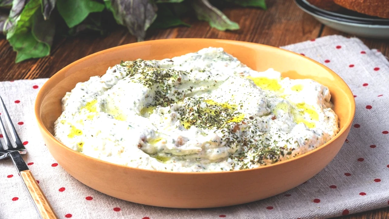 Haydari Severlere Müjde! İşte En İyi Meze Tarifiyle Sofralarınızı Şenlendirin!