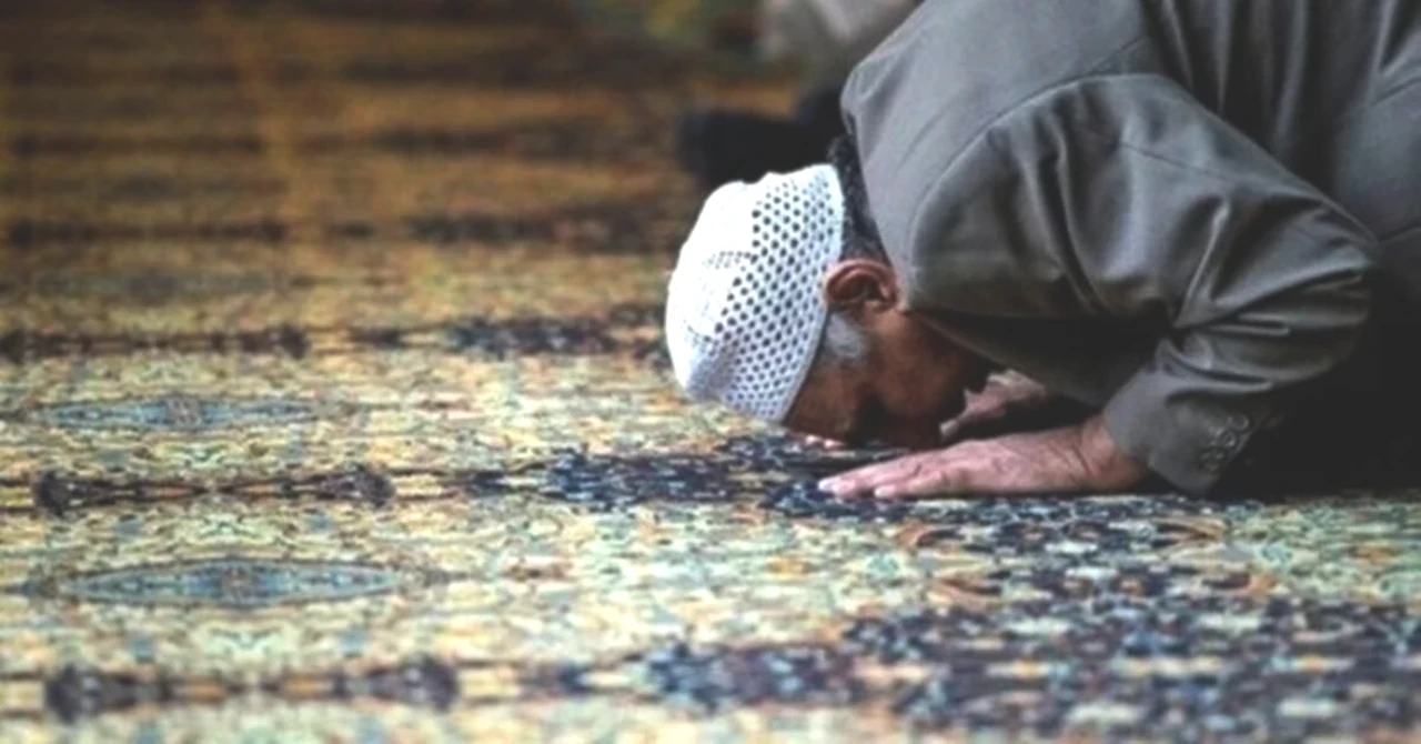 Mevlid Kandili Namazı Nasıl Kılınır? Diyanet'ten Adım Adım Rehber!