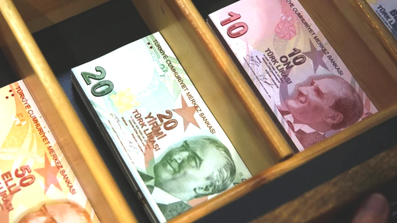 Emeklilere Büyük Fırsat! Bu Bankalar Emeklilik Borçlarını Kapatıyor!