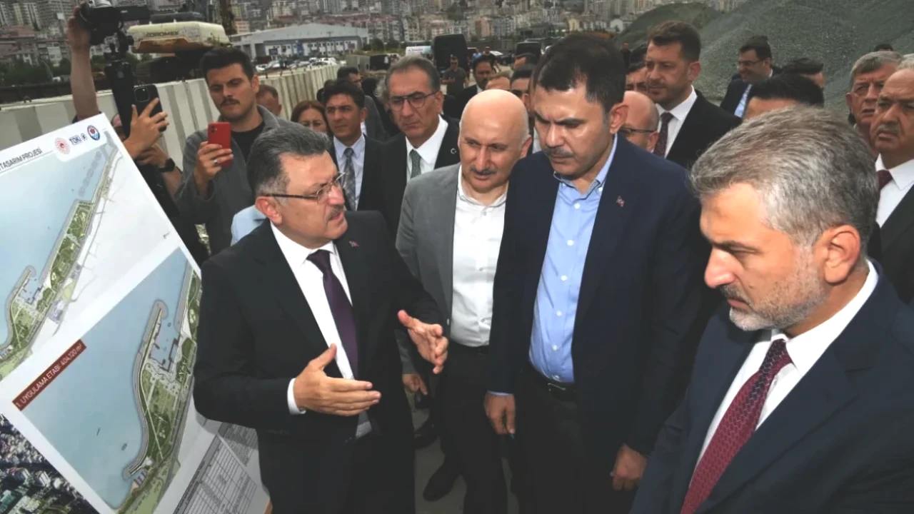 Trabzon'a Heyecan Verici Dev Projeler Geliyor! Bakan Kurum'dan Açıklama