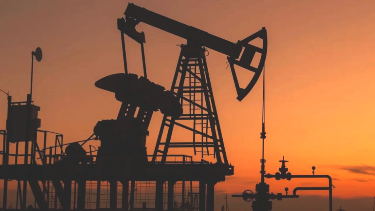 ABD'den Şok Petrol Uyarısı! 2026'dan İtibaren Fiyatlar Bambaşka Olacak!