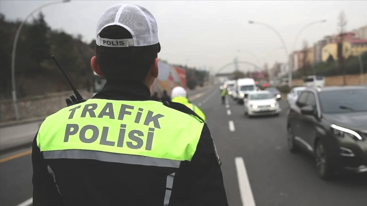 Seferihisar'da Pazar Günü Büyük Trafik Kaosu! 17 Otobüs Hattı Kapanıyor!