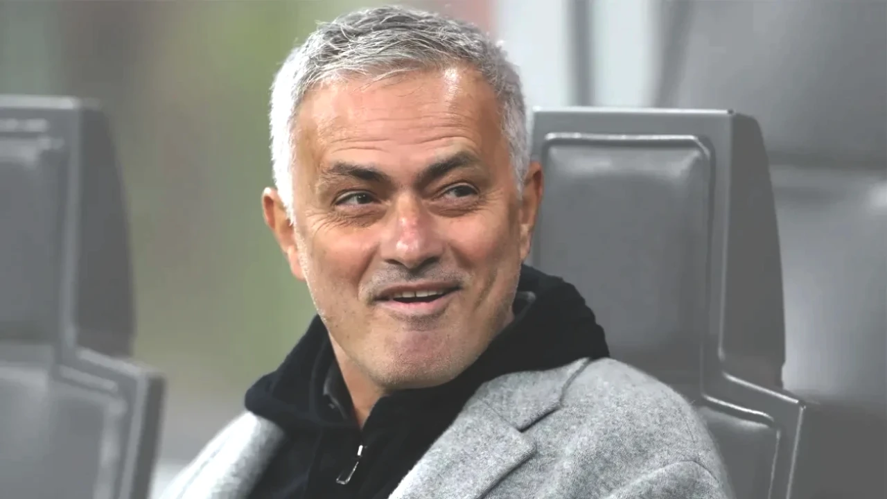 Mourinho'nun Yeni Dünyası: Ada'ya Dönüşüyle Futbolseverleri Şaşırtan Gelişme!