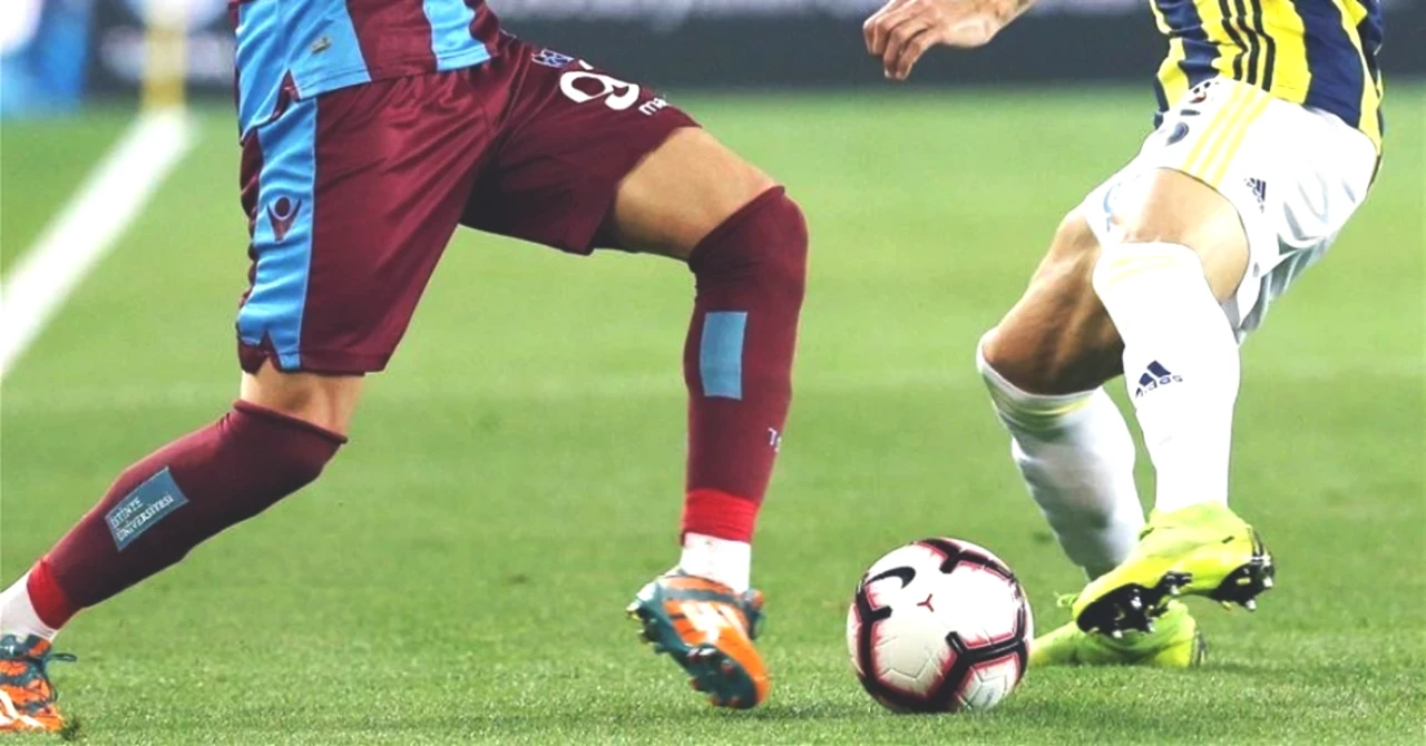 Fenerbahçe - Trabzonspor Maç Saati Değişti! Yeni Tarih ve Kanal Bilgisi Burada!